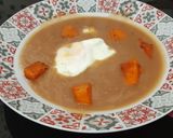 Foto del paso 5 de la receta: Sopa de fideos con calabaza especiada y huevo escalfado
