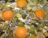 Foto del paso 6 de la receta Revuelto picante de gulas y puerro
