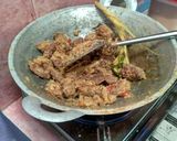Foto langkah ke 4 dari resep Serundeng sapi pedas.