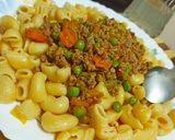 A picture of step 6 of Elbow pasta with minced meat stew.