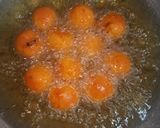 Foto langkah ke 4 dari resep Bola ubi isi coklat ala Sherinps.