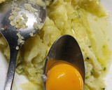 Foto del paso 4 de la receta: Pisto con tortitas de patata y yema de Huevo