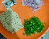 மேகி மசாலா ஸ்டப்டு இட்லி(maggi masala stuffed idly recipe in tamil) ரெசிபி ஸ்டேப் 1 புகைப்படம்