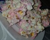 A picture of step 6 of Popcorn marshmallow bars.
