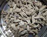 Foto langkah ke 1 dari resep Tumis Usus Kacang Panjang.