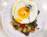 Hình bước làm 4 của món Corned Beef Hash kiểu Việt Nam (bò xào khoai trứng)