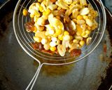 मका पोहे चिवडा (Maka Pohe Chivada Recipe In Marathi) रेसिपी स्टेप 2 फोटो 
