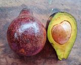 Une image de l'étape 1 de Ma recette d'avocat 🥑🍅🧅🥚.