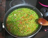 Foto del paso 11 de la receta Chuletas de cerdo adobadas con puré de papas, guisantes y salsa