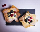 Foto del passaggio 8 della ricetta Cestini di pasta fillo con crema al mascarpone e frutti di bosco