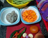 Foto langkah ke 1 dari resep Tumis sayur udang.
