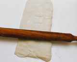 Foto del paso 3 de la receta: Facturas y medialunas de manteca