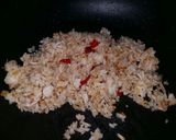 Foto langkah ke 6 dari resep Nasi Goreng Saus Hot Tuna.