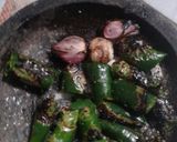 Foto langkah ke 1 dari resep Cobek cabe bakar.