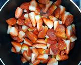 A picture of step 2 of Chunky Strawberry Jam.
