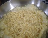 Foto langkah ke 4 dari resep Mie telor dadar.
