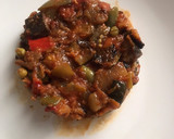 Foto del paso 5 de la receta: Perca a la plancha con pisto de verduras y ajo