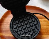 Gambar langkah 4 resipi Waffle Rangup Lembut.