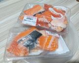 Foto langkah ke 1 dari resep Tetelan salmon masak kecap.