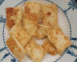 Hình bước làm 1 của món Đậu hũ non sốt bơ tỏi