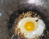 Foto langkah ke 2 dari resep Telur Ceplok Kekinian.
