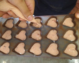Foto del paso 7 de la receta: Bombones de chocolate oscuro con relleno de maracuyá y mezcal