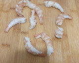 Foto del paso 1 de la receta: Fideuá con gambones y berberechos