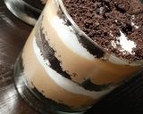 A picture of step 10 of Chocolate mousse Trifle.