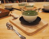 Foto del passaggio 6 della ricetta Panna cotta alla salsa di te matcha molto semplice