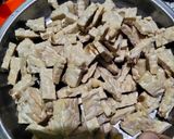 Foto langkah ke 1 dari resep Orek tempe masak kecap.
