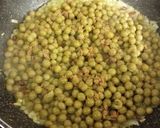 Foto del paso 9 de la receta Pimientos rellenos de pisto y salteado de guisantes