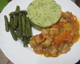 Foto del paso 15 de la receta: Estofado de cerdo a la jardinera con puré de papas y judías verdes salteadas