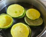 Foto del paso 2 de la receta: Zapallitos rellenos de arroz