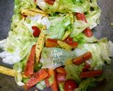 A picture of step 5 of Crunchy Salad.