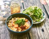 A picture of step 8 of Vegetarian Bún Bò.