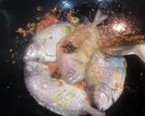 Foto langkah ke 4 dari resep Ikan Baronang kuah kuning caisim.