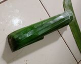 Foto langkah ke 5 dari resep Buras Isi Oncom Pedas.