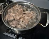 Foto langkah ke 1 dari resep Rawon Campuran Sengkel dan Tulang.