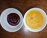 Hình bước làm 1 của món Omurice - cơm chiên bọc trứng kiểu nhật