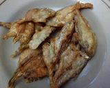 Foto langkah ke 5 dari resep Ikan asin goreng tepung.