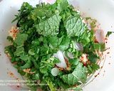 รูปขั้นตอนการทำที่ 2 ของ ลาบไก่