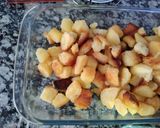 Foto del paso 4 de la receta: Pollo al horno con papas y batatas y coreanitos