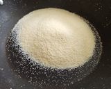 सूजी उपमा (Suji Upma Recipe in Hindi) रेसिपी चरण 2 फोटो