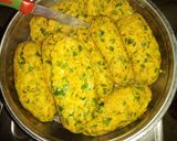 मूली के मुठिये (mooli ke muthiye recipe in Hindi) रेसिपी चरण 3 फोटो