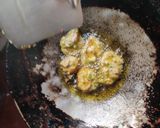 A picture of step 2 of Vegetable pakoda.