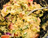 A picture of step 1 of Walnuts Avocado guacamole.