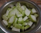 Hình bước làm 2 của món Canh bí đao nấu thịt gà