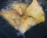 રોટલી ના સમોસા (Rotli Samosa Recipe In Gujarati) રેસીપી સ્ટેપ7ફોટો