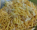 Foto langkah ke 4 dari resep Mie Goreng Sambal Pecel.