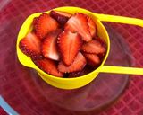 A picture of step 1 of Strawberry Tender Coconut Spritzer.